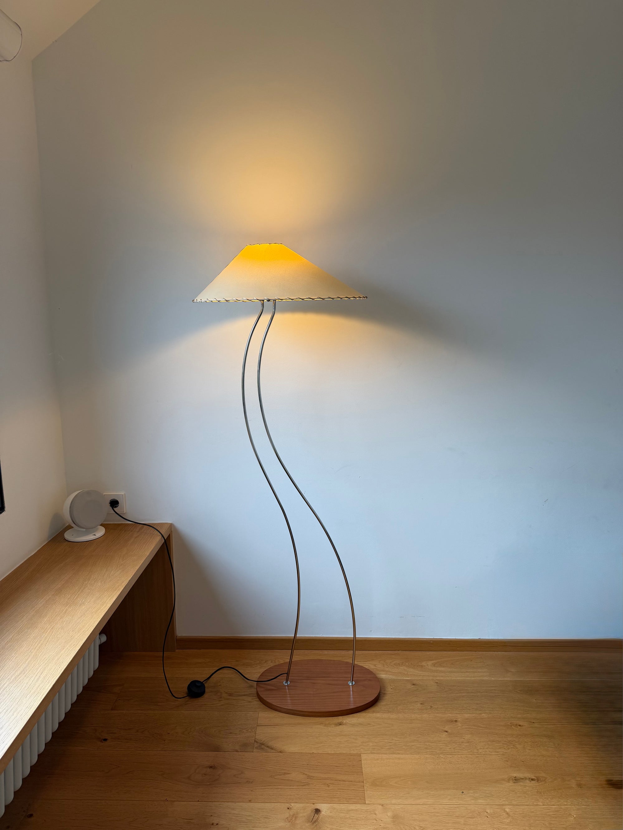 Floor lamp and parchment